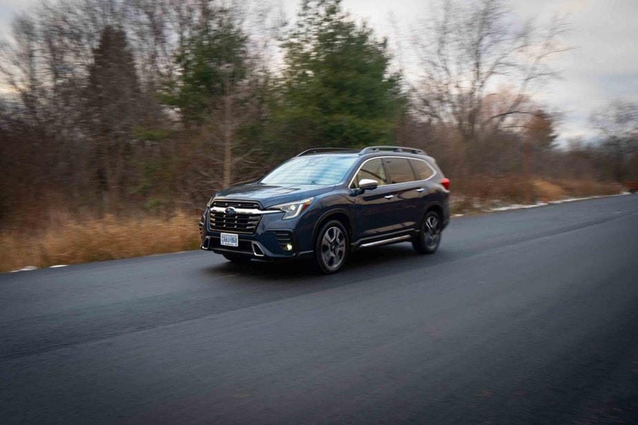 The silhouette of the Subaru Ascent is smooth, devoid of rough edges.  No stalls, contrasts that catch the eye.  It is neither round nor square, neither beautiful nor ugly.