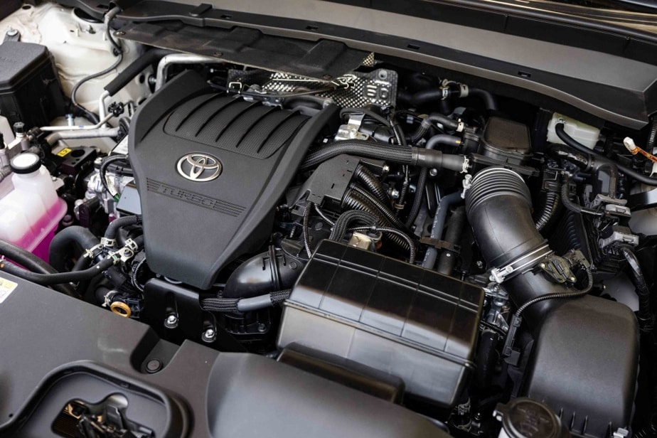 The engine of the Toyota Grand Highlander