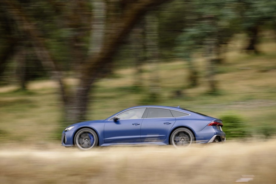 Despite the agility provided by its four-wheel steering, the RS7 Performance remains an imposing and heavy car.