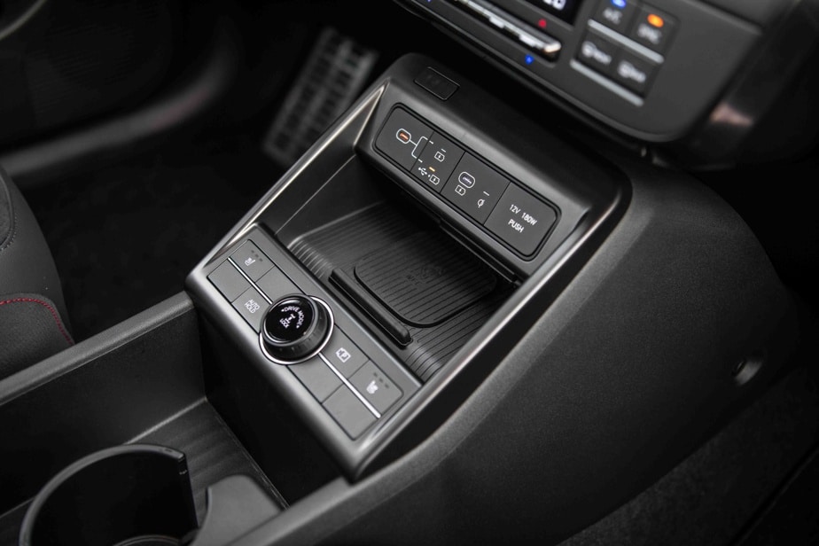 The Hyundai Kona console