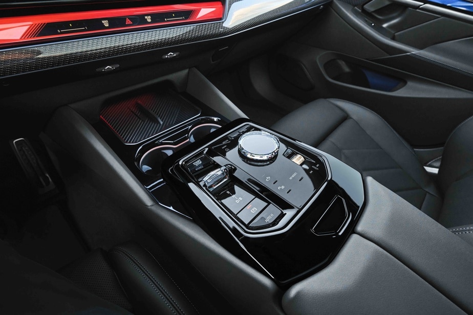 The BMW i5 console