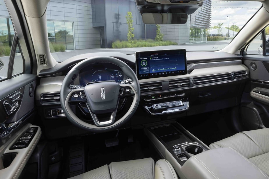 The interior of the Lincoln Corsair Grand Touring