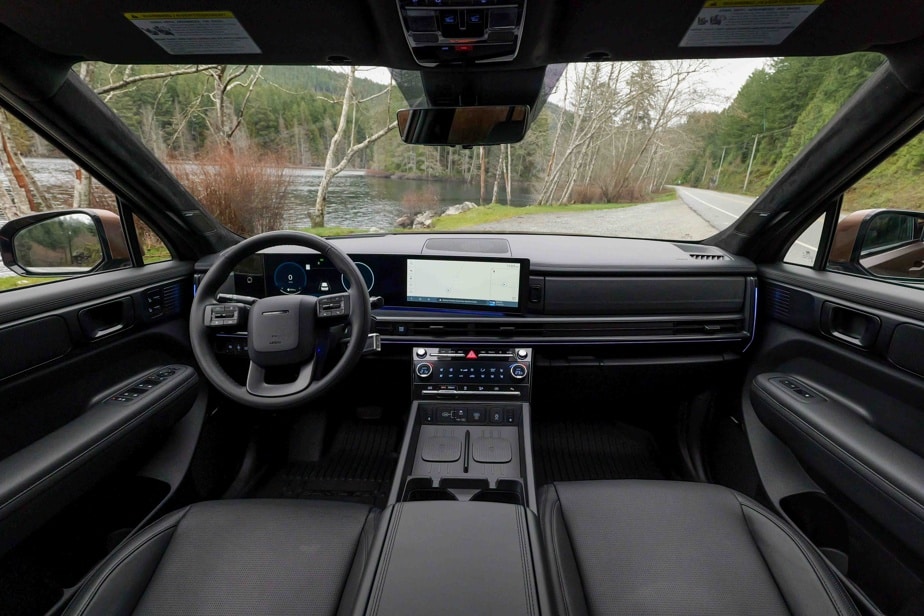 The interior of the Hyundai Santa Fe