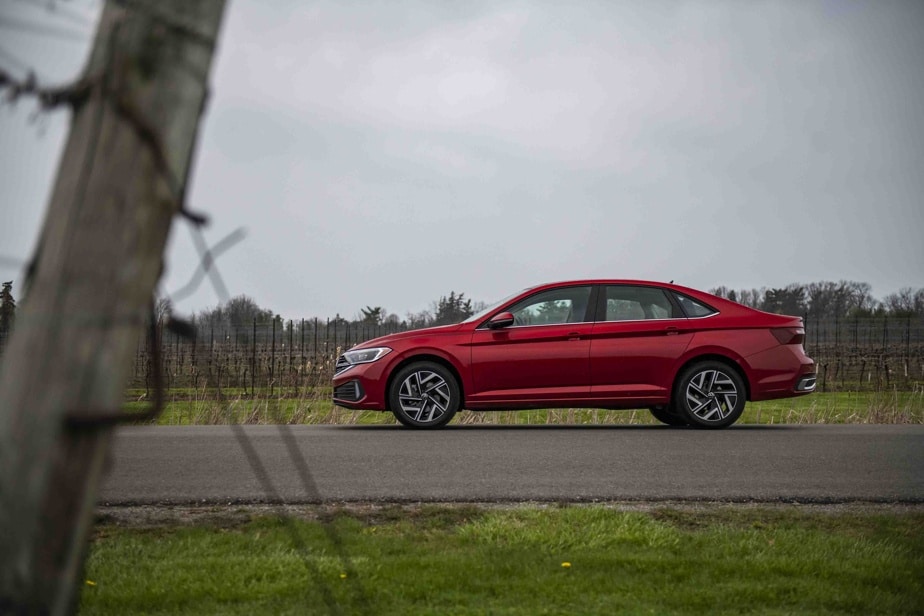 Contrary to what one might assume for an economical vehicle, the Jetta is surprisingly quiet, which makes it very pleasant on long trips. 