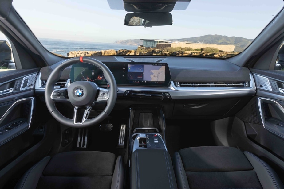 The interior of the BMW X2