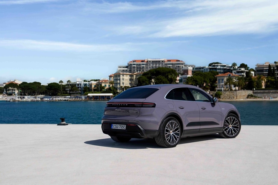 The electric Macan adopts an appearance similar to its alter ego, but this is only in appearance.  The proportions have changed. 