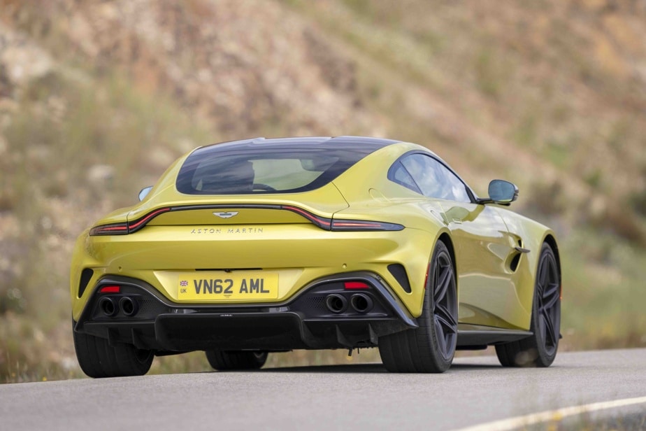 The Aston Martin Vantage is pleasant to live with on a daily basis and offers sensations without the need to break the Road Safety Code or drive on a track.