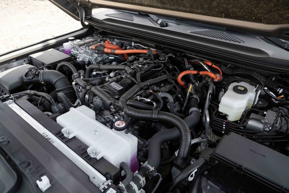 The engine of the Toyota Land Cruiser