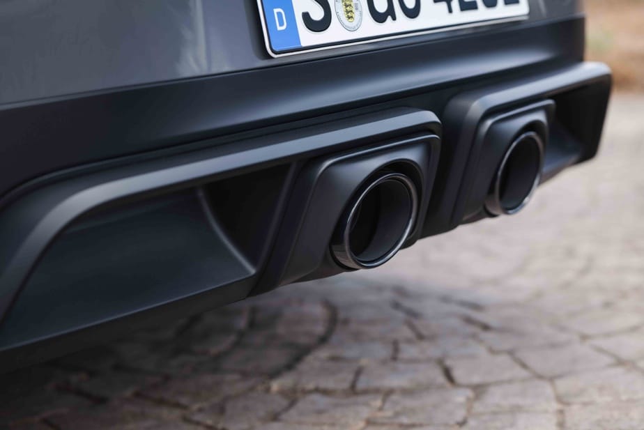 The exhaust pipes of the Porsche 911 GTS T-Hybrid