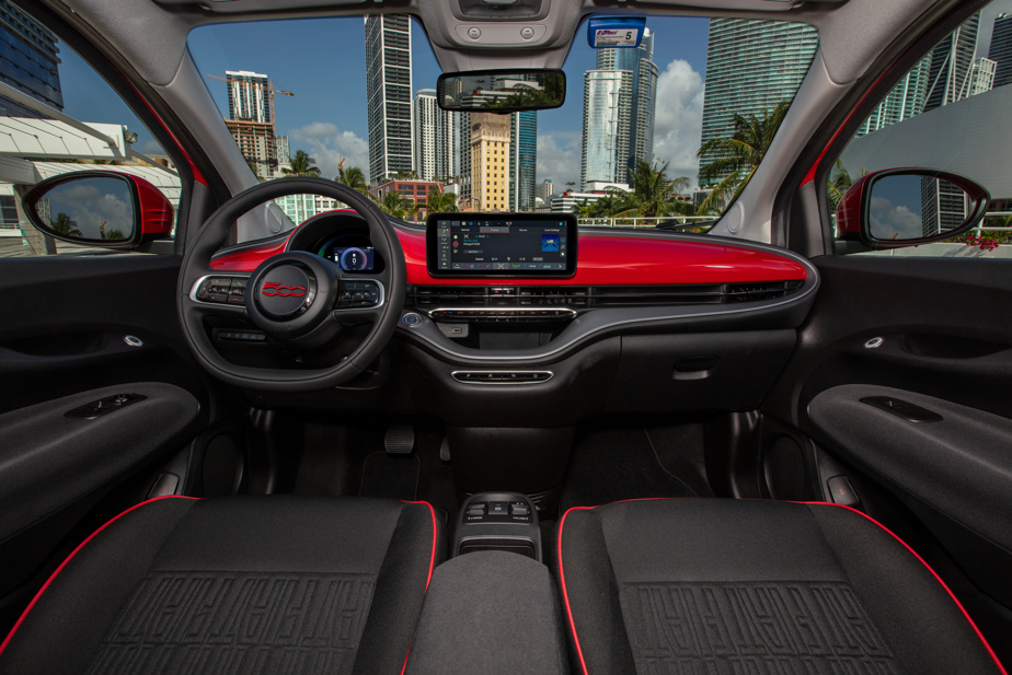 The interior of the Fiat 500e