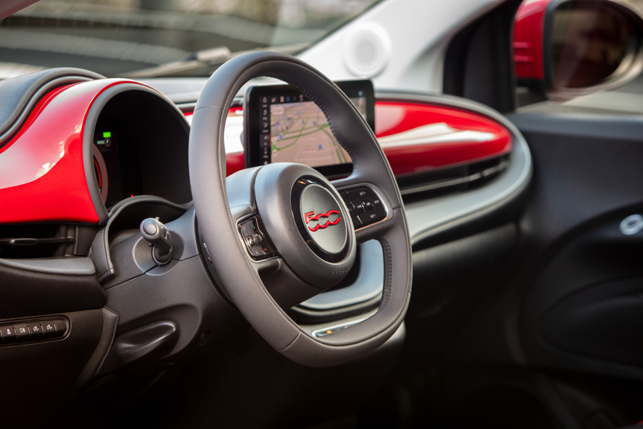 The dashboard of the Fiat 500e