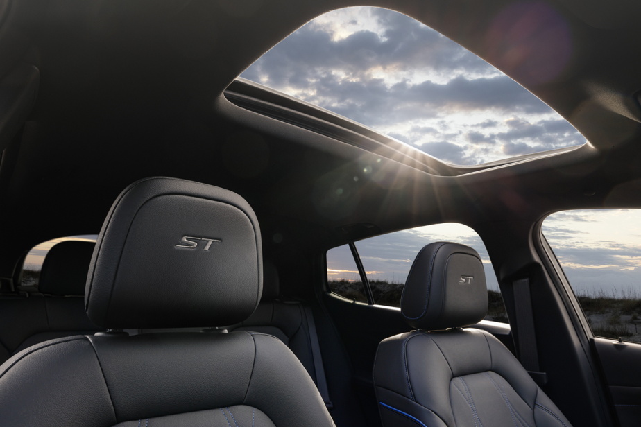 The sunroof of the Buick Envista