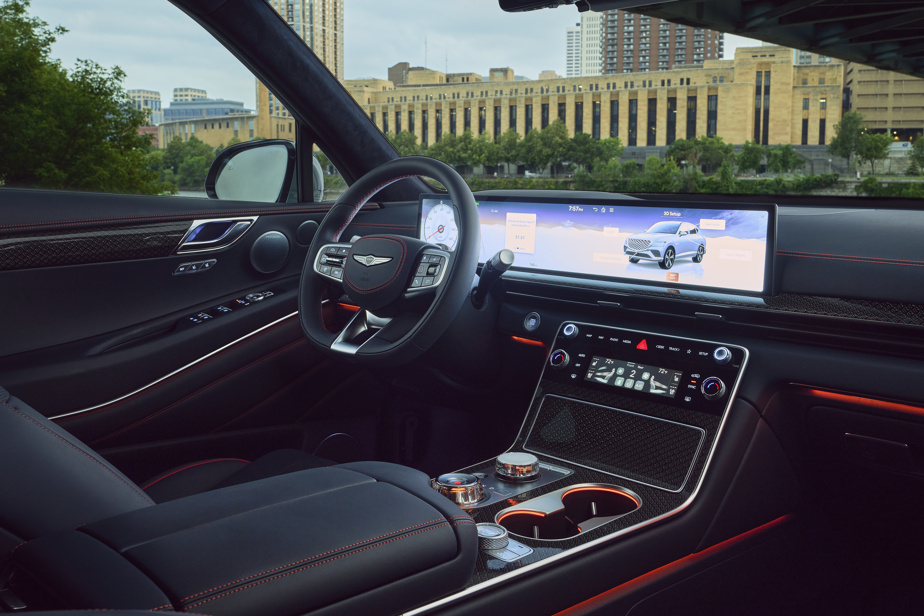 The interior of the Genesis GV80 coupé